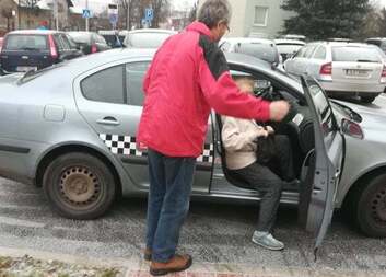 Charitním taxi na očkování do MMN, a.s.